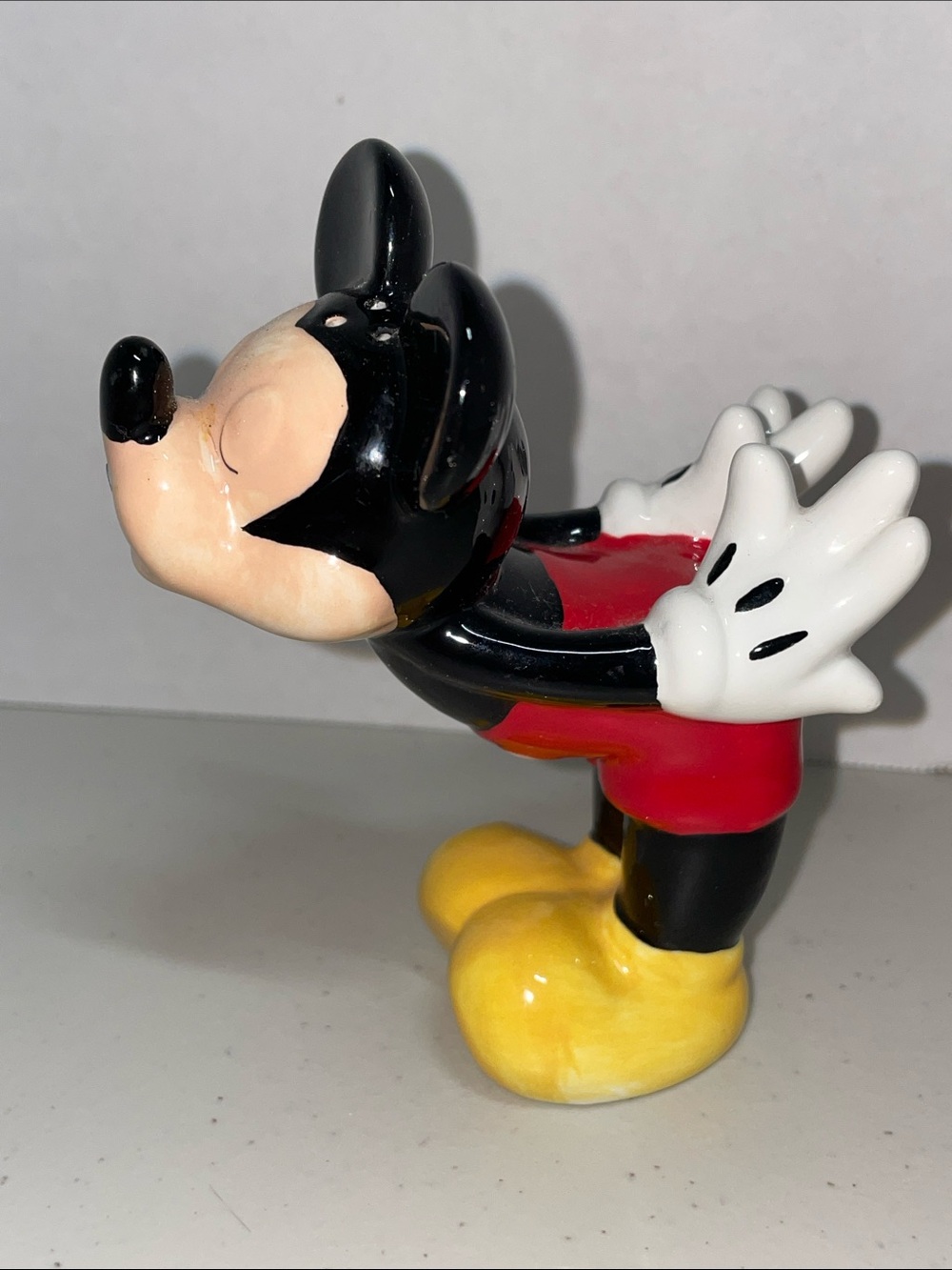 Disney ceramic Kissing Mickey Mouse Sal/Pepper Shaker vintage 5” tall magnet EUC